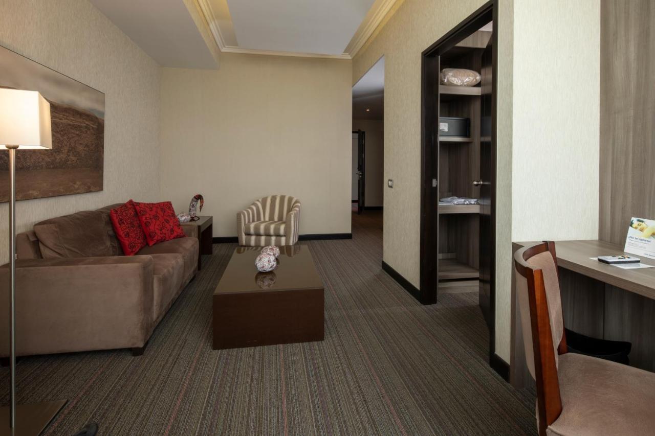 ホテル Casa Andina Premium Trujillo Encalada エクステリア 写真